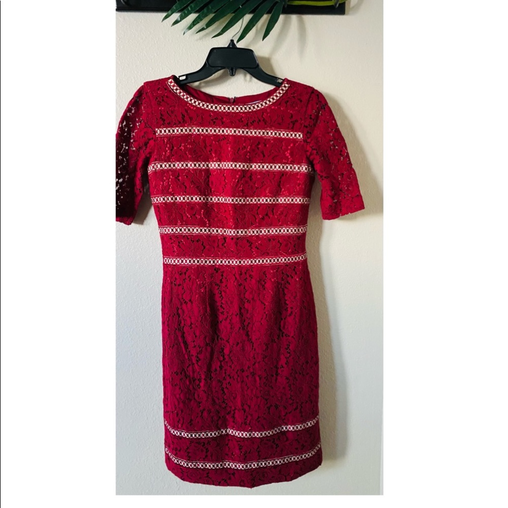 Maroon lace dress 💃🏻